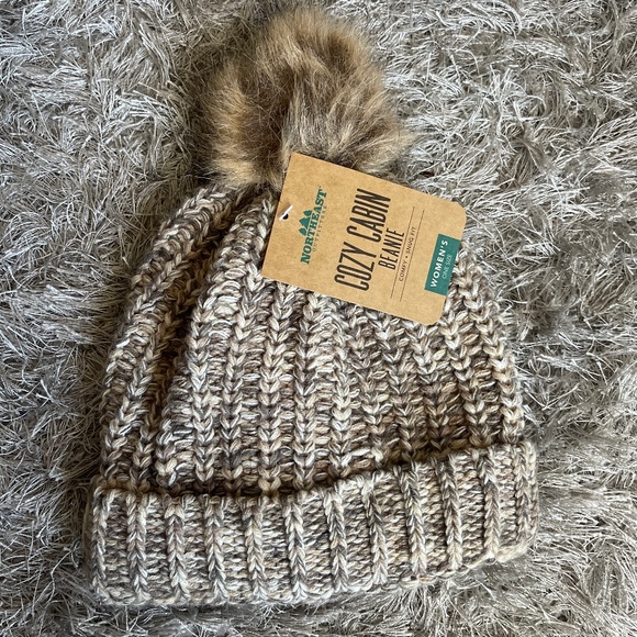 NWT Women’s Northeast Outfitters Cozy Cabin Beanie Comfy Snug Fit One Size - Picture 1 of 3